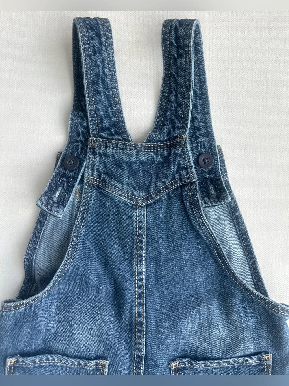 GAP girl’s Dark Blue Kids Denim Overalls. Size 4T.